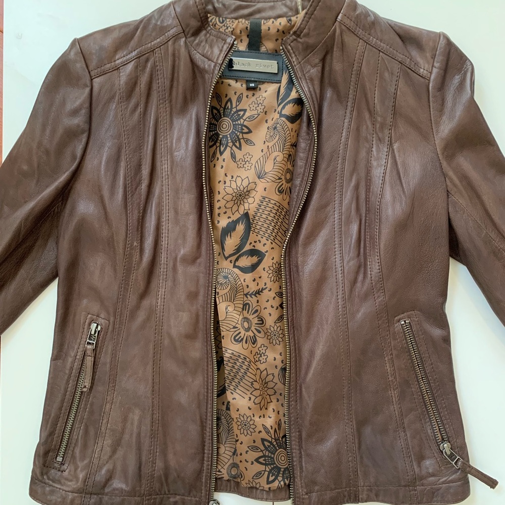 Like New Brown Genuine Leather fitted Jacket